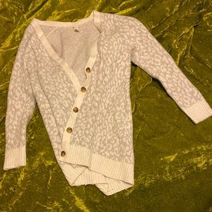 Victoria’s Secret sweater gray leopard print
